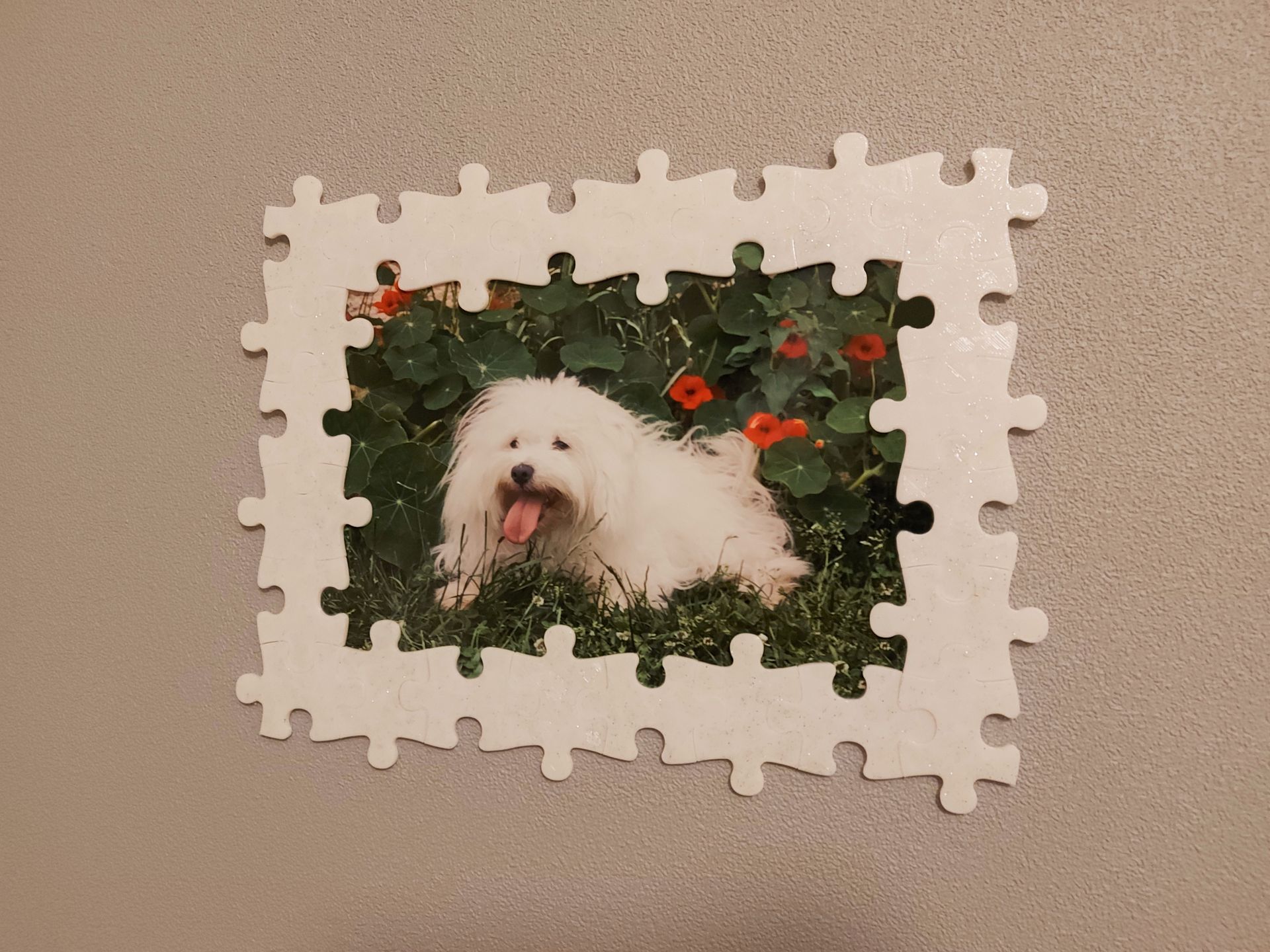 Modular jigsaw puzzle photo frame preview