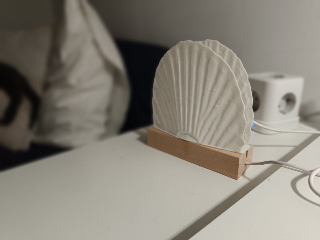 Seashell bedside lamp preview