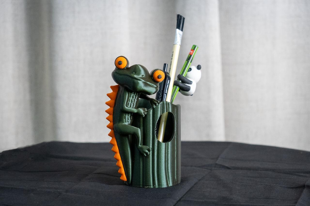 Lizard Multi-Purpose Holder - Functional 3D Home Decor preview